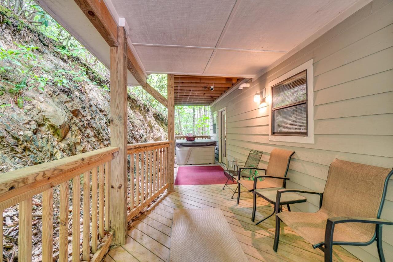 Gatlinburg Vacation Rental Balcony With Hot Tub! 外观 照片