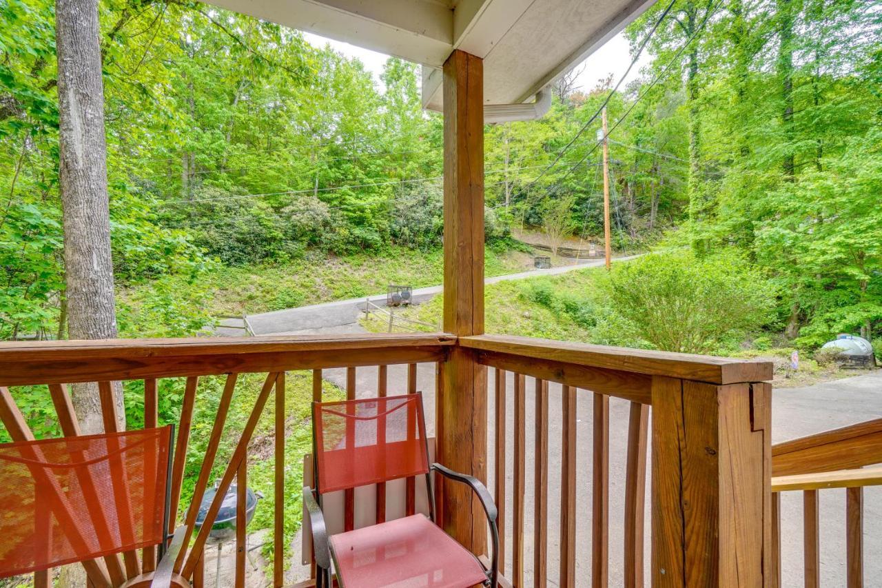 Gatlinburg Vacation Rental Balcony With Hot Tub! 外观 照片