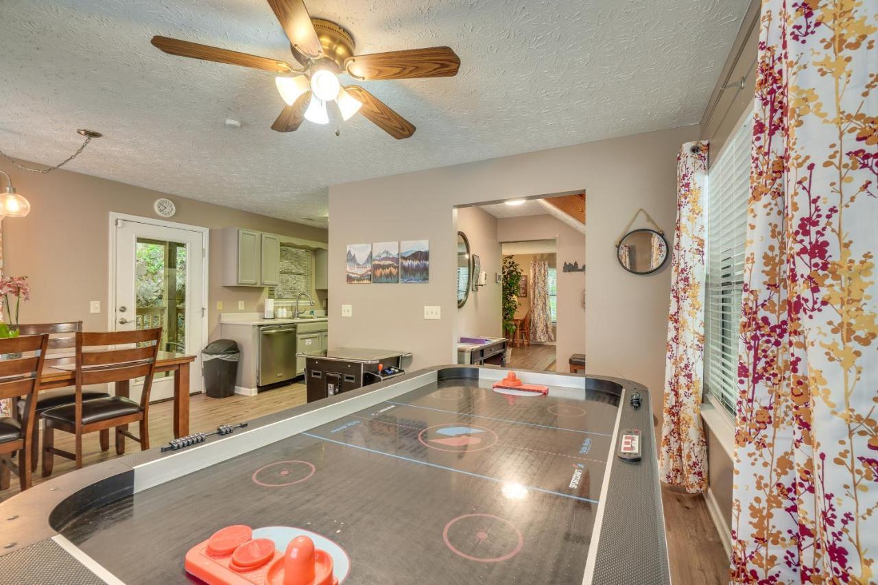 Gatlinburg Vacation Rental Balcony With Hot Tub! 外观 照片