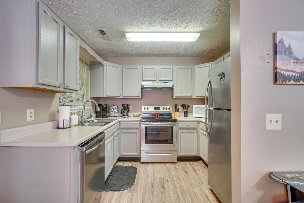 Gatlinburg Vacation Rental Balcony With Hot Tub! 外观 照片