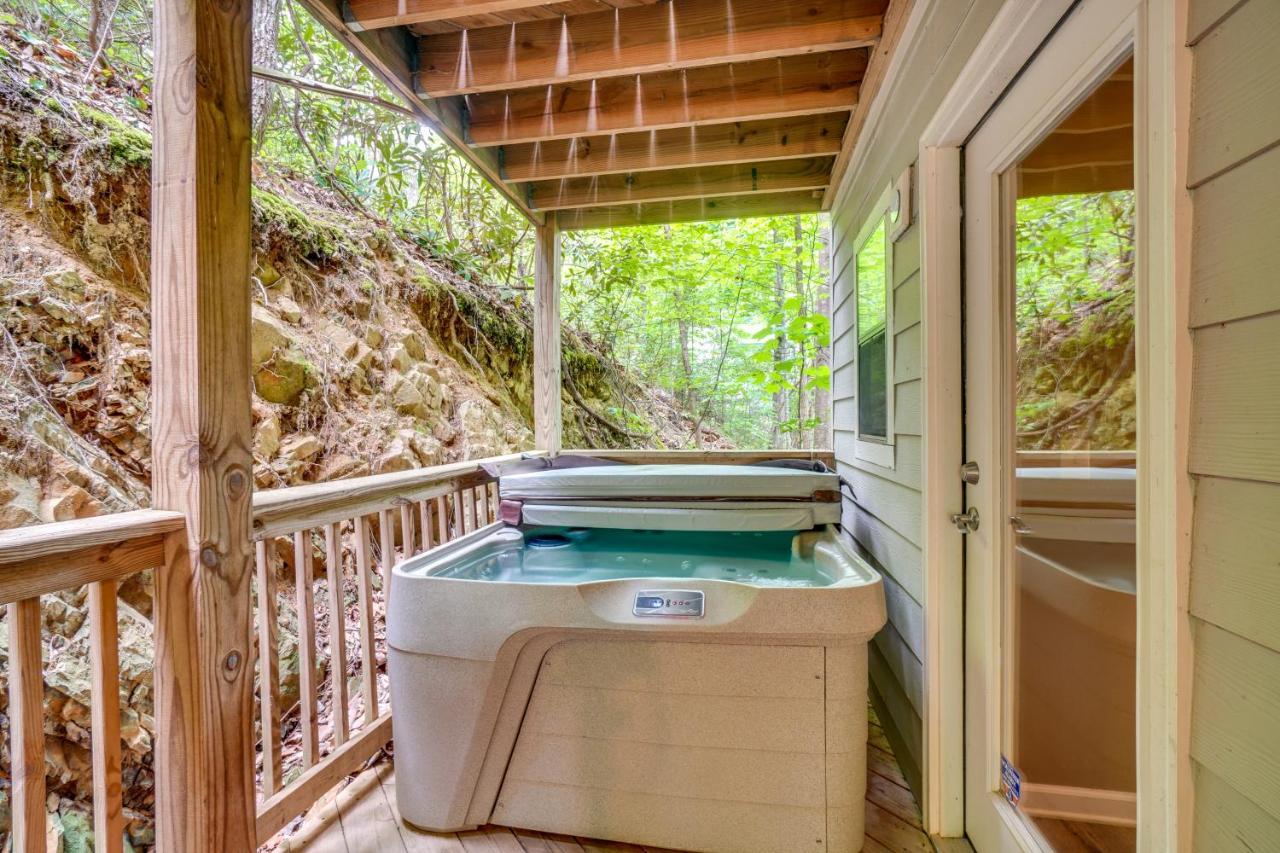 Gatlinburg Vacation Rental Balcony With Hot Tub! 外观 照片